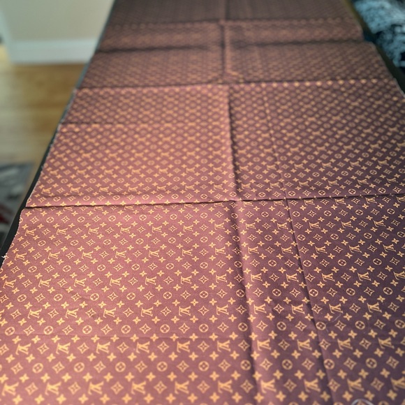 Monogram fabric 4’ x 2’ - Picture 4 of 8